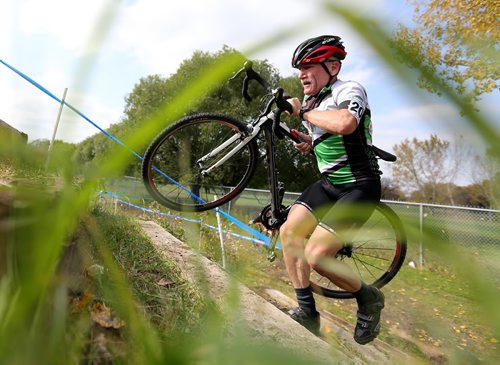 The MennoCross cyclocross race at the Canadian Mennonite University, Saturday, September 27, 2014. (TREVOR HAGAN/WINNIPEG FREE PRESS)