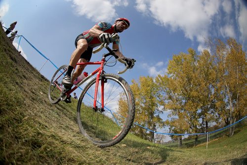 The MennoCross cyclocross race at the Canadian Mennonite University, Saturday, September 27, 2014. (TREVOR HAGAN/WINNIPEG FREE PRESS)