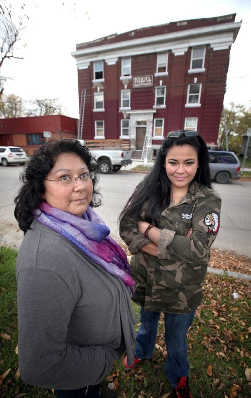 Sylvia Boudreau (left) and Jackie Traverse are two of the organizers of¤ wpgindigenousvotes, an aboriginal get-out-the-vote campaign. They will be quoted on a feature story Dan is doing on aboriginal people and the civic election.¤ See Dan Lett story. October 2, 2014 - (Phil Hossack / Winnipeg Free Press)