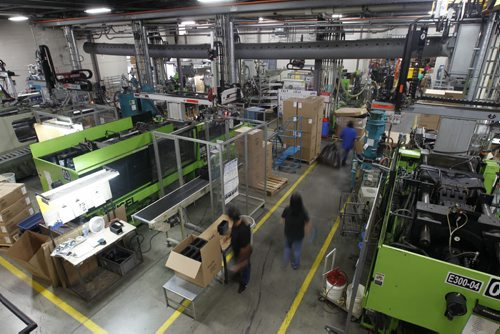 Melet Plastics Inc- 34 DeBates St will see 15% increase in floor space- See Martin Cash story- Oct 03, 2014   (JOE BRYKSA / WINNIPEG FREE PRESS)