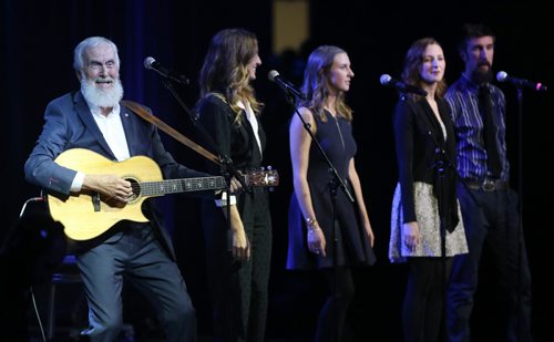 Winnipeg's Fred Penner performs with his children after being inducted into the Western Canadian Music Award Hall of Fame, being held at Club Regent Casino, Sunday, October 5, 2014. (TREVOR HAGAN/WINNIPEG FREE PRESS)