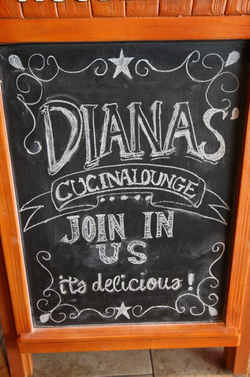 Diana's Cucina & Lounge, 730 St. Anne's Roadsee Dave Sanderson story- Oct 07, 2014   (JOE BRYKSA / WINNIPEG FREE PRESS)