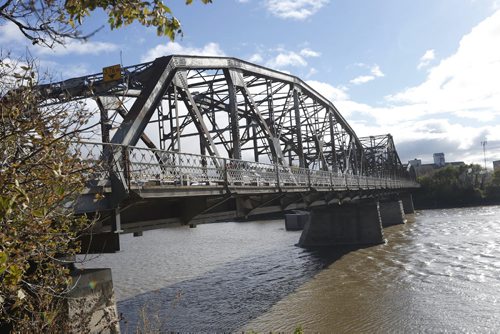 nfrastructure story 49.8 , Louise Bridge . story by Mary Agnes Welch and Bart Kives  Oct. 8 2014 / KEN GIGLIOTTI / WINNIPEG FREE PRESS