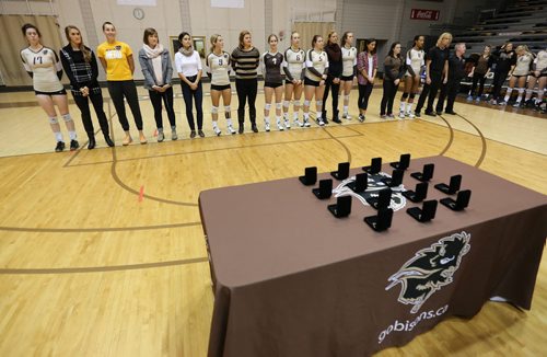 The 2013/14 University of Manitoba Bisons' CIS Championship team is honoured prior to the teams game against the Calgary Dinos at Investors Group Athletic Centre, Thursday, October 9, 2014. (TREVOR HAGAN/WINNIPEG FREE PRESS)