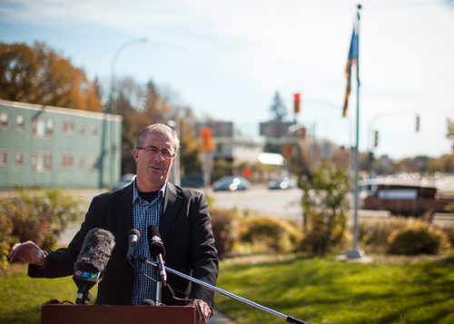 Mayoral candidate Gord Steeves announces a traffic light plan to allocate $1 million annually, hoping to synchronize 50-75 intersections over a four-year period. 141010 - Friday, October 10, 2014 - (Melissa Tait / Winnipeg Free Press)