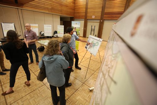 U of M Russell Room on second floor of University Centre holds open house on campus plan, updating people on future use of the former Southwoods golf course lands with special attention to the view of the campus from Pembina Hwy.   See Nick Martin Story. Oct 11,  2014 Ruth Bonneville / Winnipeg Free Press