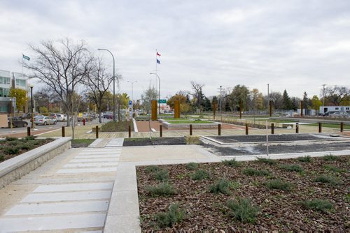 141016 Winnipeg - DAVID LIPNOWSKI / WINNIPEG FREE PRESS  Construction site of Upper Fort Garry prior to the opening ceremony on Saturday October 18, 2014.