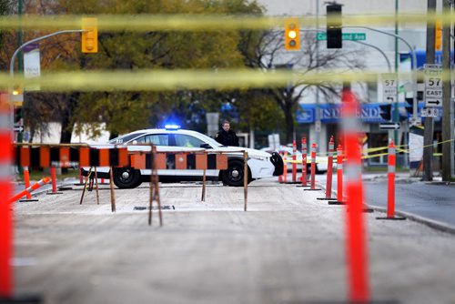 Police block Balmoral St. from Sargent Ave. to Cumberland due to stabbing.  Oct 17,  2014 Ruth Bonneville / Winnipeg Free Press