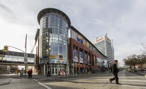 The MTS Centre on Portage Avenue. 141026 - Monday, October 27, 2014 -  (MIKE DEAL / WINNIPEG FREE PRESS)