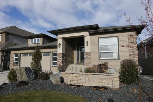 HOMES RESALE . 25 Hunterbrook RD in Bridgewater Forest. Todd Lewys story  NOV. 3 2014 / KEN GIGLIOTTI / WINNIPEG FREE PRESS