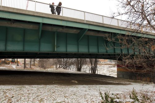 Donald Street bridge. North side. Area where serious attack on woman last week. BORIS MINKEVICH / WINNIPEG FREE PRESS November 12, 2014