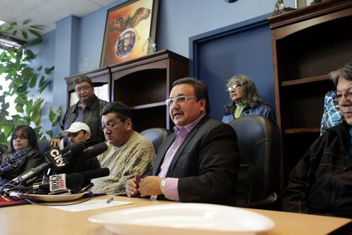 Grand Chief David Harpers speaks to media at press conference Thursday at MKO.  Nov 13,  2014 Ruth Bonneville / Winnipeg Free Press