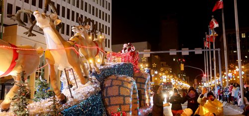 Santa Claus Parade, Saturday, November 15, 2014. (TREVOR HAGAN/WINNIPEG FREE PRESS)