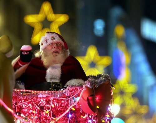 Santa Claus Parade, Saturday, November 15, 2014. (TREVOR HAGAN/WINNIPEG FREE PRESS)