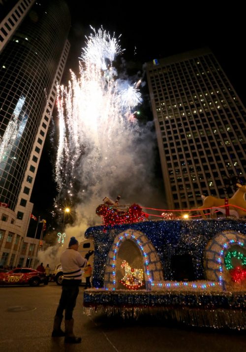 Santa Claus Parade, Saturday, November 15, 2014. (TREVOR HAGAN/WINNIPEG FREE PRESS)