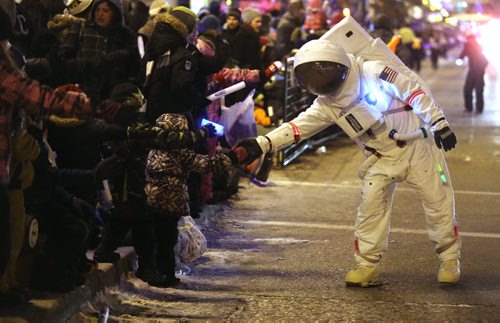 Santa Claus Parade, Saturday, November 15, 2014. (TREVOR HAGAN/WINNIPEG FREE PRESS)