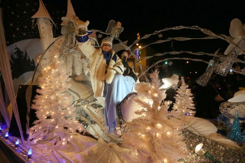 Santa Claus Parade, Saturday, November 15, 2014. (TREVOR HAGAN/WINNIPEG FREE PRESS)