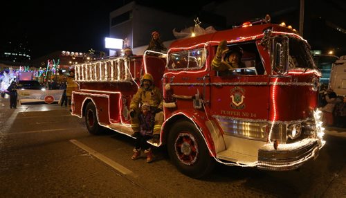 Santa Claus Parade, Saturday, November 15, 2014. (TREVOR HAGAN/WINNIPEG FREE PRESS)