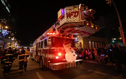 Santa Claus Parade, Saturday, November 15, 2014. (TREVOR HAGAN/WINNIPEG FREE PRESS)