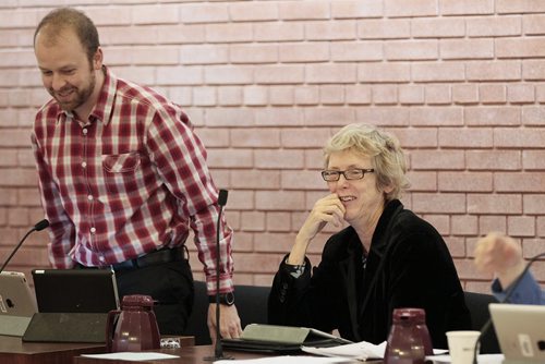 November 17, 2014 - 141117  -  Winnipeg School Division Trustees Kevin Freedman and Cathy Collins at a board meeting  Monday, November 17, 2014. John Woods / Winnipeg Free Press