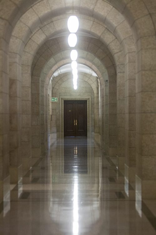 The halls of the Manitoba Legislative Building. 141118 - Tuesday, November 18, 2014 -  (MIKE DEAL / WINNIPEG FREE PRESS)