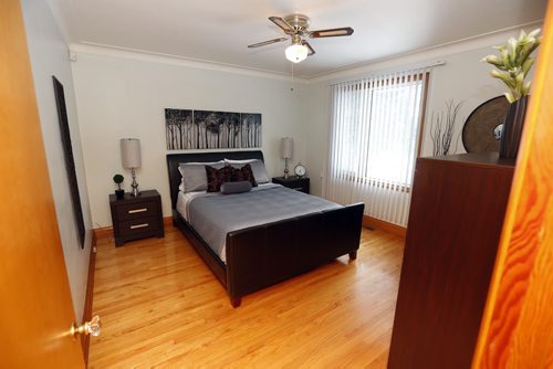 master bedroom .RESALE HOMES - 129 East Gate 129 East Gate in Wolseley / Armstrong Point . realtor Eric Neumann . Story by ToddÄ®Lewys . NOV. 19 2014 / KEN GIGLIOTTI / WINNIPEG FREE PRESS