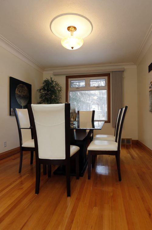 Dining room .RESALE HOMES - 129 East Gate 129 East Gate in Wolseley / Armstrong Point . realtor Eric Neumann . Story by ToddÄ®Lewys . NOV. 19 2014 / KEN GIGLIOTTI / WINNIPEG FREE PRESS