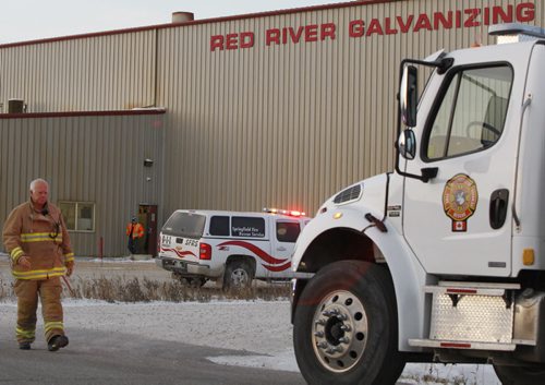 Emergency crews at Red River Galvanizing on Oxford Street West off of Springfield Rd. Friday morning at the scene of an industrial accident. Wayne Glowacki / Winnipeg Free Press Nov. 21  2014