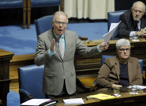 Question Period at the Manitoba Legislature. Liberal MLA Jon Gerrard moves his hands up and down during the question period session today. BORIS MINKEVICH / WINNIPEG FREE PRESS November 21, 2014