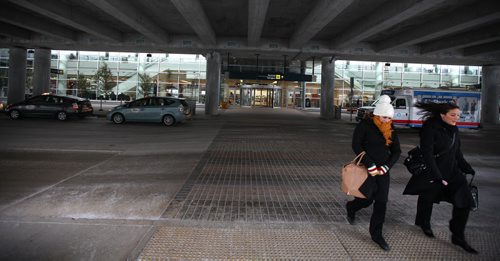 Airport Scenes, various shots to go with Bart Kives story. November 25, 2014 - (Phil Hossack / Winnipeg Free Press)