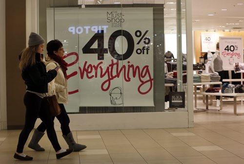 Deals  in every store at Polo Park  including 40% off at Smart Set .LOCAL .Black Friday , there was a long line of people outside H&M  at Polo Parks  before the store was open to the public at 7am .  NOV. 28 2014 / KEN GIGLIOTTI / WINNIPEG FREE PRESS