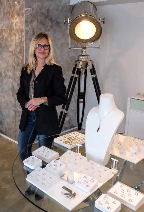 Mokada custom jewelry design studio at 1-530 Waterfront Drive. Mona Stott in her store on Waterfront Drive. 141202 - Tuesday, December 02, 2014 -  (MIKE DEAL / WINNIPEG FREE PRESS)