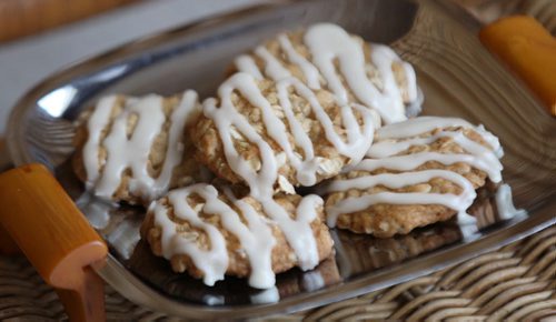 - glazed maple-walnut oatmeal cookies - 
(Joe Bryksa/Winnipeg Free Press)
December 10, 2014