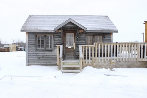 This log cabin was former premier Duff Roblin's "playhouse" when he was growing up. It's now a rental property behind an Interlake gas station near St. Laurent.  Bill Redekop / Winnipeg Free Press 2014