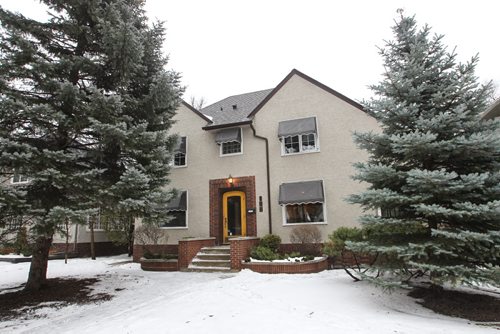 Resale Home 148 Elm Street 141222 - Monday, December 22, 2014 -  (MIKE DEAL / WINNIPEG FREE PRESS)