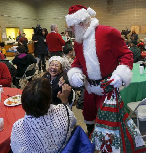 Stdup Local . AGAPE Table is serving 400 turkey dinners with all the trimmings and pumpkin pie Wed. morning , Santa is also visiting and everyone will reciev a Christmas present . Dec. 24 2014 / KEN GIGLIOTTI / WINNIPEG FREE PRESS