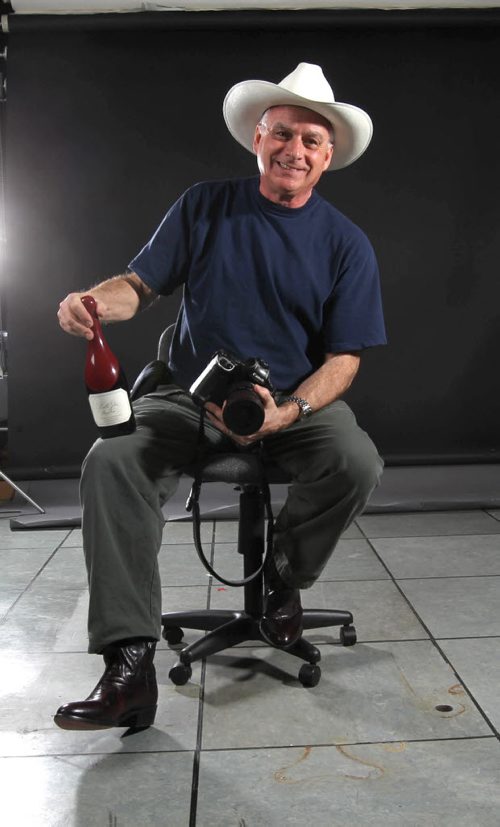 Award winning Winnipeg Free Press Photographer Ken Gigliotti has his photo taken in the Free Press studio as he shares some laughs with members of the photography and media department on New Years Eve Day Wednesday on his last day before retiring.   Jan 01, 2015 Ruth Bonneville  / Winnipeg Free Press