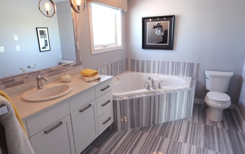 Homes. 111 Lake Bend Road in Bridgwater Lakes. Bathroom off of the master bedroom. Contact is Hilton Homes Spencer Curtis. Todd Lewys story Wayne Glowacki / Winnipeg Free Press Jan. 5 2015