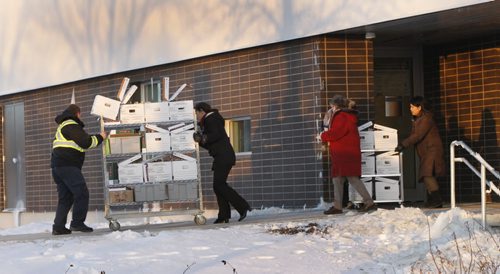 Frozen pipes at the Access Winnipeg West location near the Grace Hospital. Files taken out late Tuesday afternoon.  Larry Kusch story. Wayne Glowacki Winnipeg Free Press Jan. 6 2015