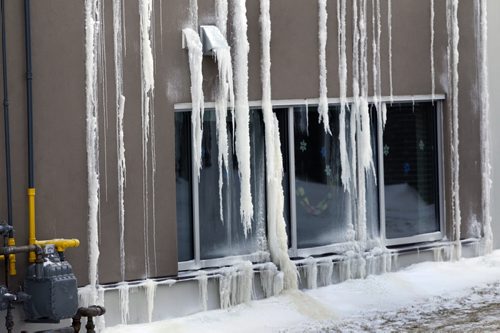 Ice on the back wall of the  Access Winnipeg West location (near the Grace Hospital).Wayne Glowacki Winnipeg Free Press Jan. 7  2015