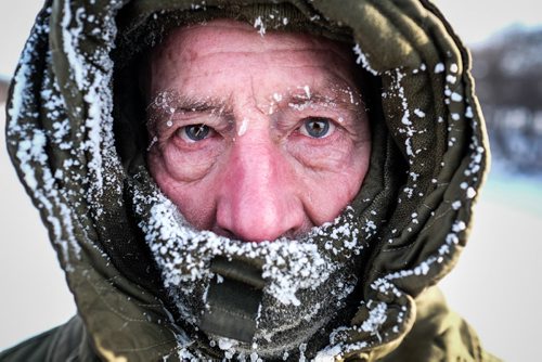 Bill Carlyle enjoys taking extended walks in Assiniboine Park despite the cold, he dresses up in old army gear and says that for the most part he is quite warm even after a couple hours outside. 150107 - Wednesday, January 07, 2015 -  (MIKE DEAL / WINNIPEG FREE PRESS)