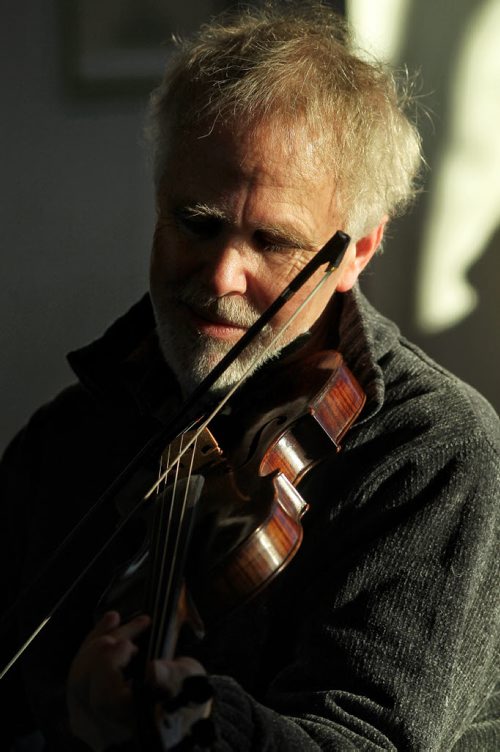 Paul Hammer plays the fiddle at Fort Whyte Alive as part of the Comhaltas Winnipeg group who promote the music ever, culture and arts of Ireland.  150111 January 11, 2015 Mike Deal / Winnipeg Free Press