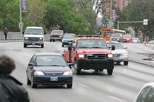 BORIS MINKEVICH / WINNIPEG FREE PRESS 070913 Traffic on the Osborne St. Bridge. No construction crews were working in the area.