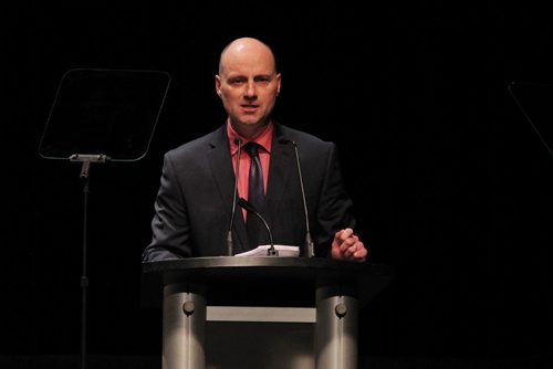 Winnipeg Free Press Editor, Paul Samyn introduces Hillary Rodham Clinton, former U. S. Secretary of State, during the Global Perspectives event at the RBC Convention Centre Wednesday afternoon.  150121 January 21, 2015 Mike Deal / Winnipeg Free Press