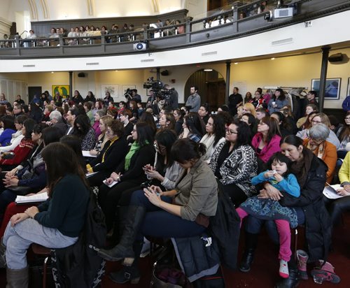 People attending the forum at the University of Winnipeg Monday called Inquiring Minds: Understanding the call for, role of and limitations on an inquiry into Missing and Murdered Indigenous Women and Girls. Mia Rabson story. Wayne Glowacki/Winnipeg Free Press Feb.9  2015