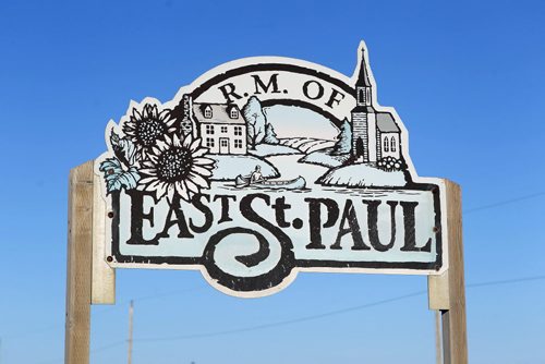 LOCAL - Signs and surroundings around the RM's that are in story. East St. Paul. BORIS MINKEVICH / WINNIPEG FREE PRESS  FEB. 13, 2015