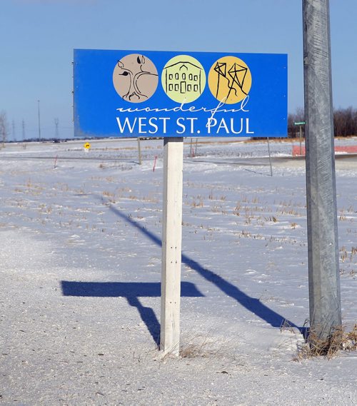 LOCAL - Signs and surroundings around the RM's that are in story. West St. Paul. BORIS MINKEVICH / WINNIPEG FREE PRESS  FEB. 13, 2015