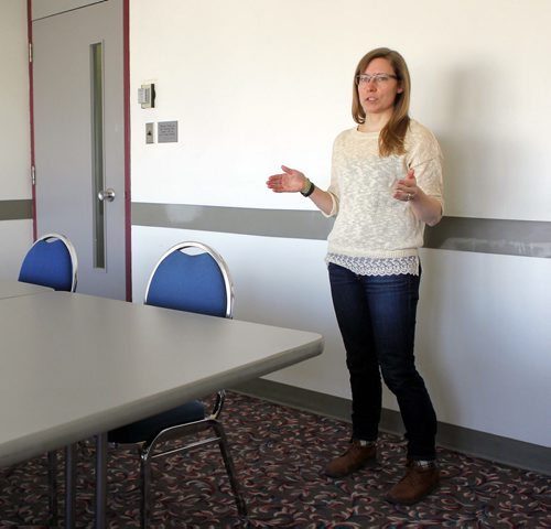 LOCAL - 3 MIN THESIS - In photo University of Manitoba grad student Dr. Robin Visser practicing for the three-minute thesis competition, in which grad students explain years of specialized research in lay terms in three minutes. Photo taken on 5th floor room at University Centre. BORIS MINKEVICH / WINNIPEG FREE PRESS  FEB. 17, 2015