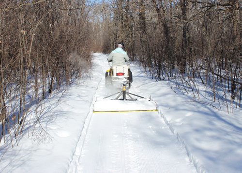 01, 010, 011 Volunteer Tom Carberry of Dauphin out grooming the ski trail in Riding Mountain National Park.  BILL REDEKOP/WINNIPEG FREE PRESS Feb 27, 2015