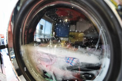 Elder De Andrade in his laundromat, The Washeteria, at 556 Keenleyside Street. 150304 March 04, 2015 Mike Deal / Winnipeg Free Press